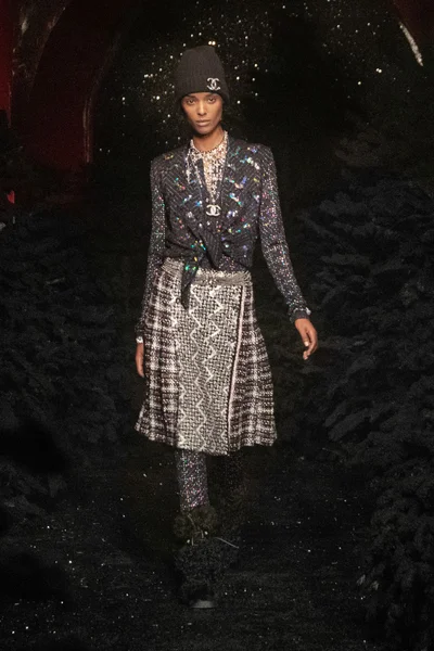 Look 12